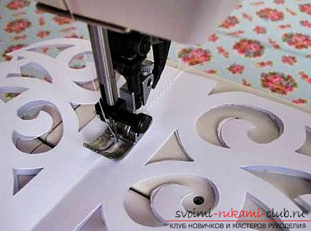 photo examples of the process of making an openwork Christmas tree made of paper. Photo number 17