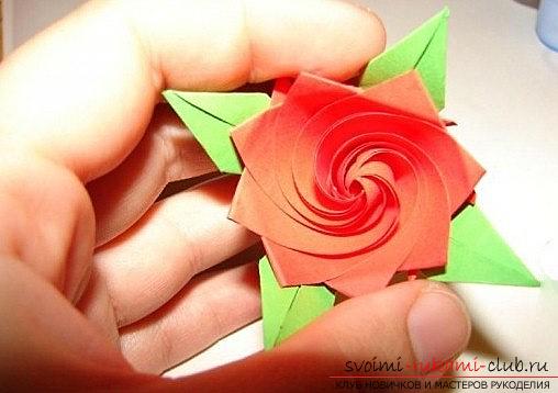 Creation of an acute rose in quilling technique. Photo №5