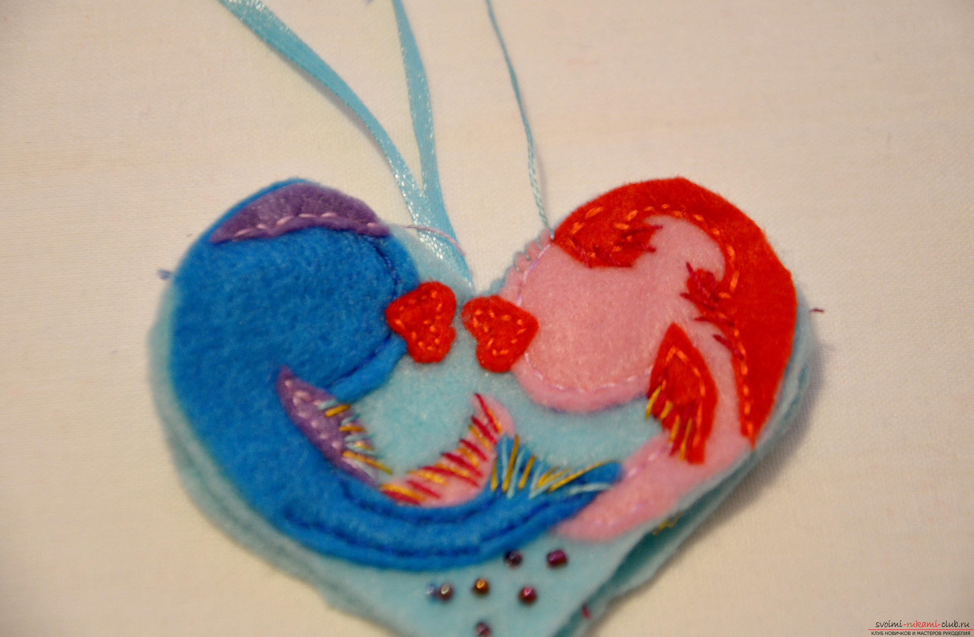This master class will teach how to sew the original valentines on February 14 - fish from felt .. Photo # 10