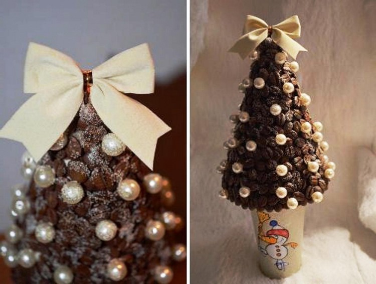 شجرة عيد الميلاد مصنوعة من القهوة والخرز وشرائط الساتان