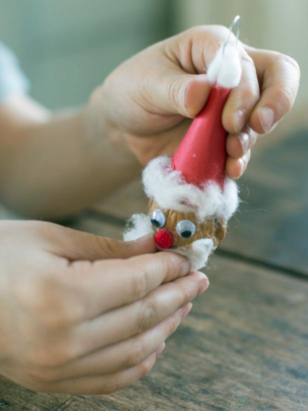 Christmas tree decorations 