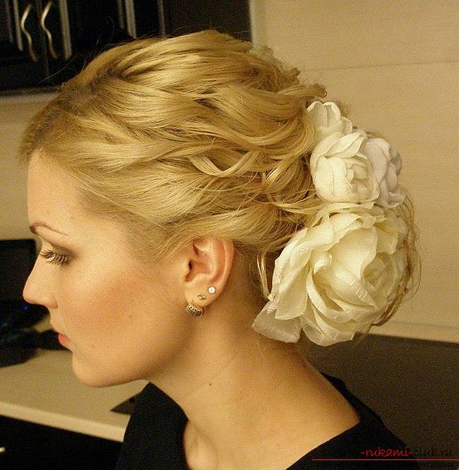 How to make a beautiful hairstyle on medium hair for a celebration with your own hands. Photo Number 14