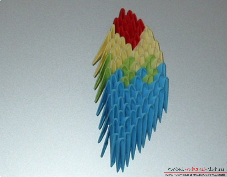 A parrot in a modular origami technique. Photo number 78