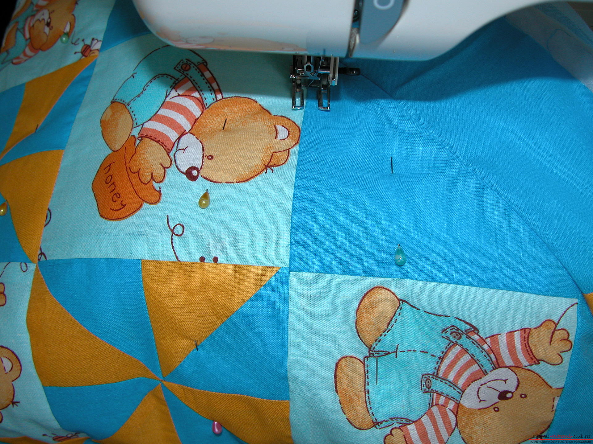 A detailed master class on sewing a children's quilt. Photo Number 18