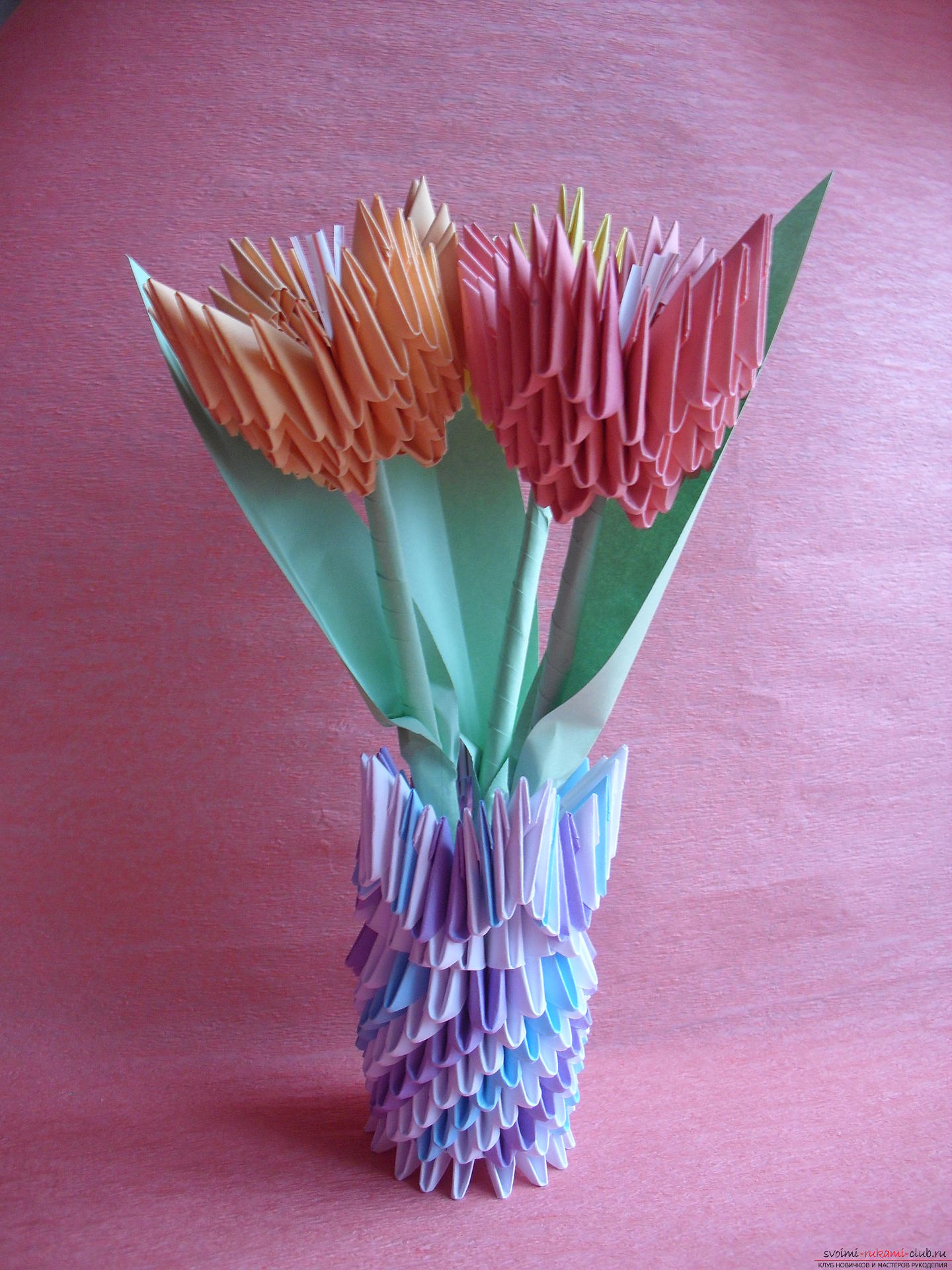 This master class will teach how to make a vase with tulips made of paper in the technique of modular origami .. Photo №1