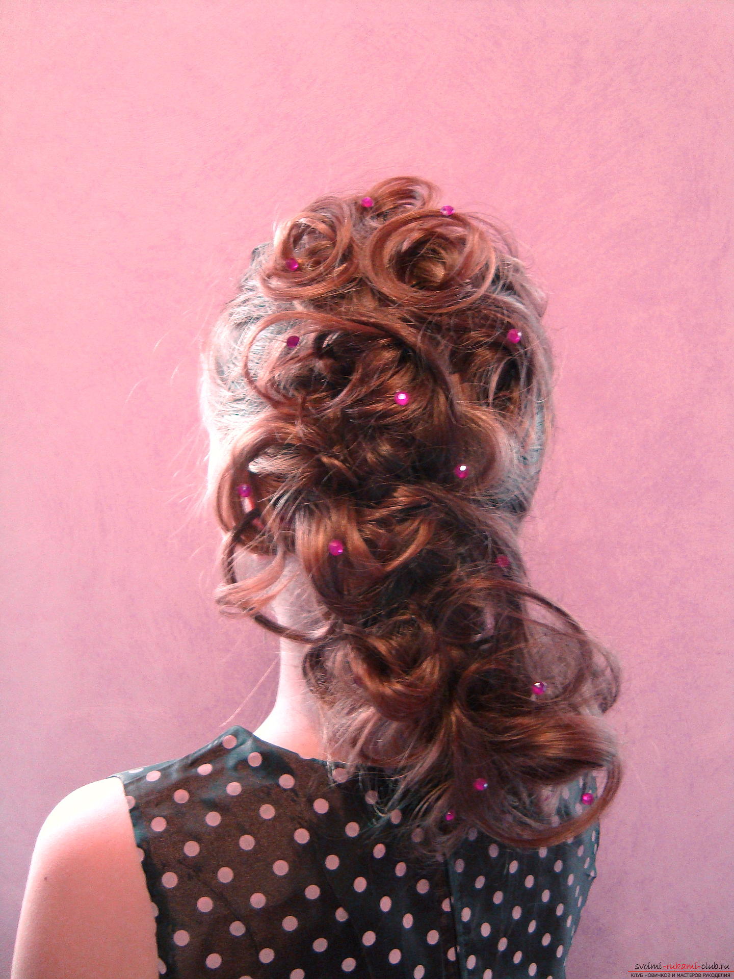 Festive hairstyles on the long are very diverse, this master class presents a hairstyle for a girl with long hair .. Photo №14