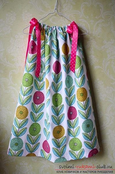 A simple variant of sewing a dress-pillow case for a girl. Photo # 2