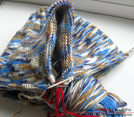 En sømløs raglan-sweater med strikkepinde. En beskrivelse og fotos af at strikke en vinter varm sweater til et barn. Billede №3