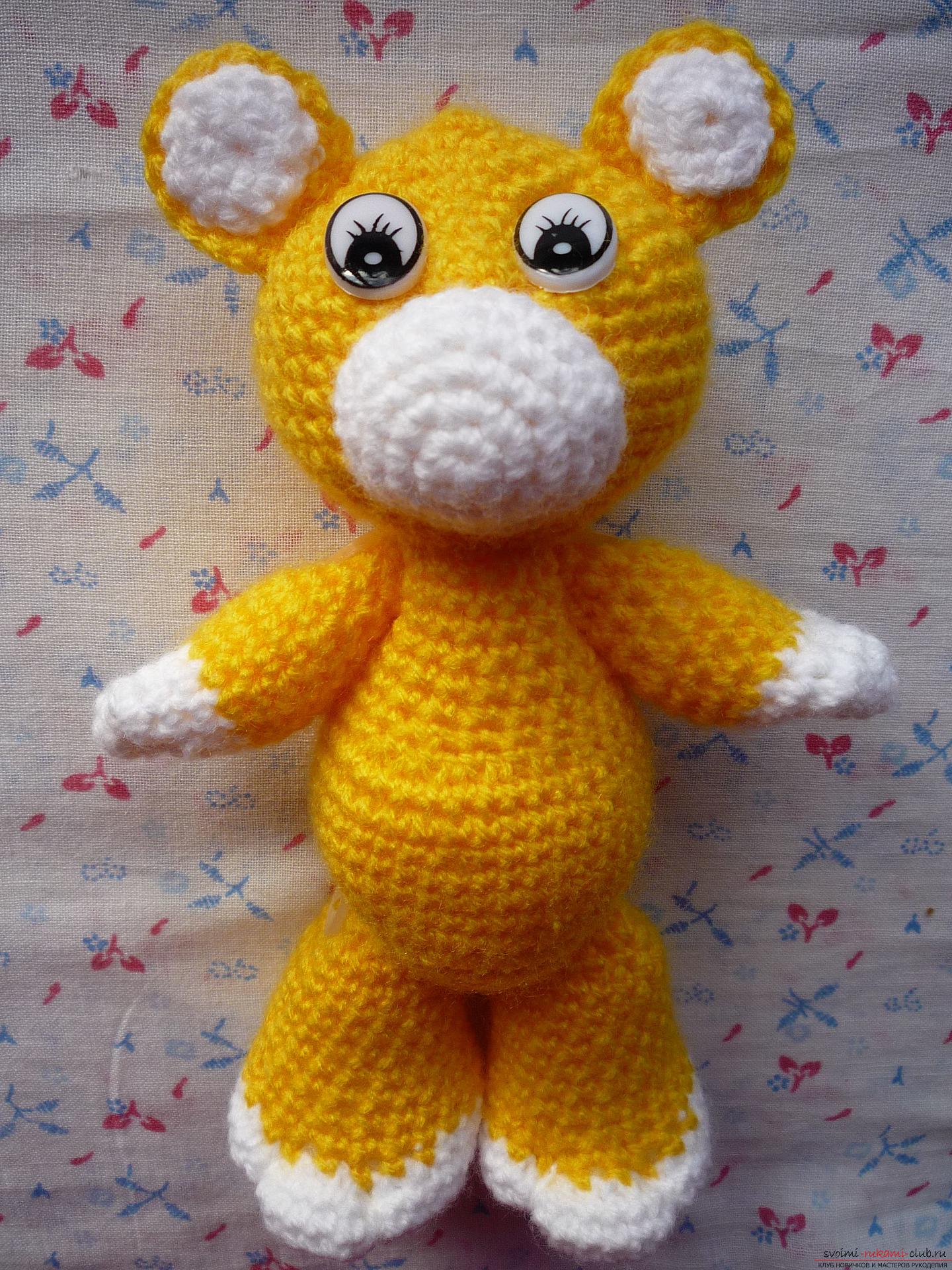 Deze masterclass met zacht speelgoed leert de gehaakte teddybeer Amigurumi. Foto №28