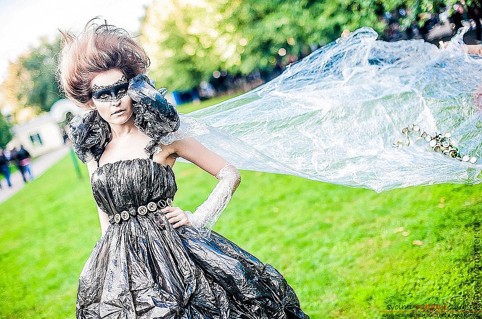 A dress from garbage bags. Photo №1