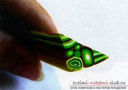 We make a pendant made of polymer clay. Photo Number 14