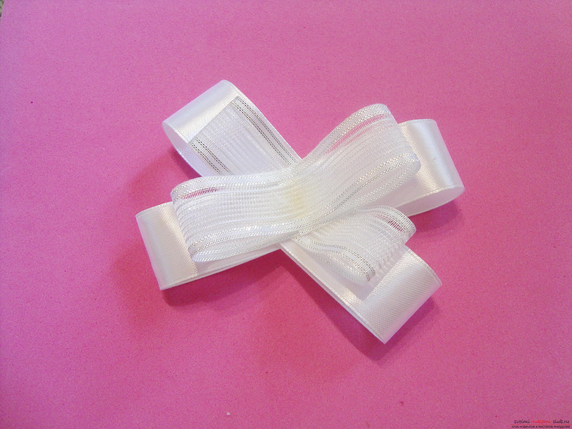 Step-by-step guide to making bows by September 1 for schoolgirls describing the steps and photos. Photo Number 14