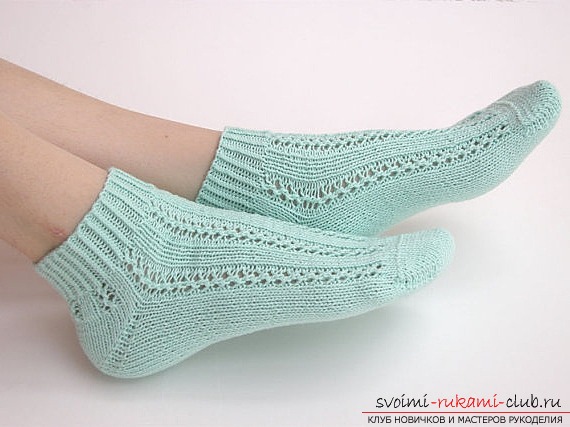 openwork socks with knitting needles. Picture №3