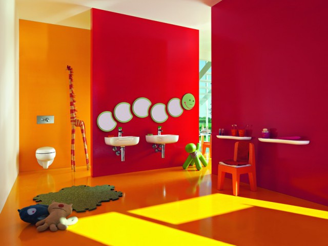 εσωτερικό του παιδικού μπάνιου Florakids από το Laufen