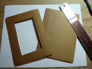 photo frame by hand made of cardboard (1)