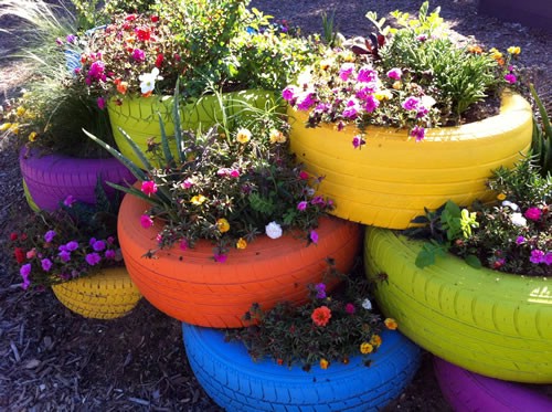 Ideas for cottages. How to make beautiful flower beds with your own hands.