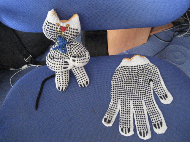 legetøj fremstillet af handsker-3