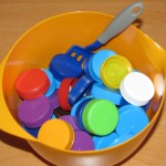 spellen met plastic doppen (3)