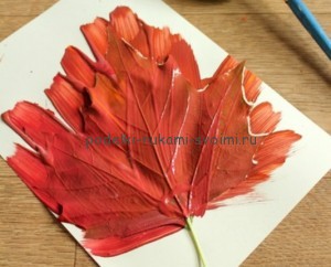 Interesting crafts from autumn leaves