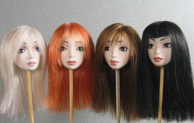 人形のサテンリボンから髪を作る方法
