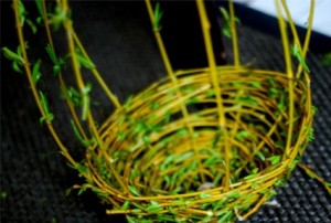how to weave a basket of vines