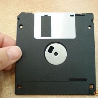 How to make crafts from floppy disks