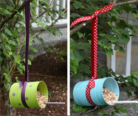 How to make a bird feeder with your own hands.