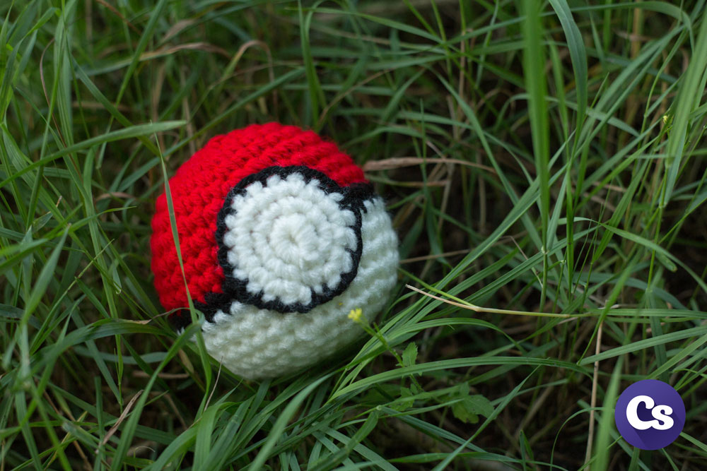 How to make poke-ball with your own hands