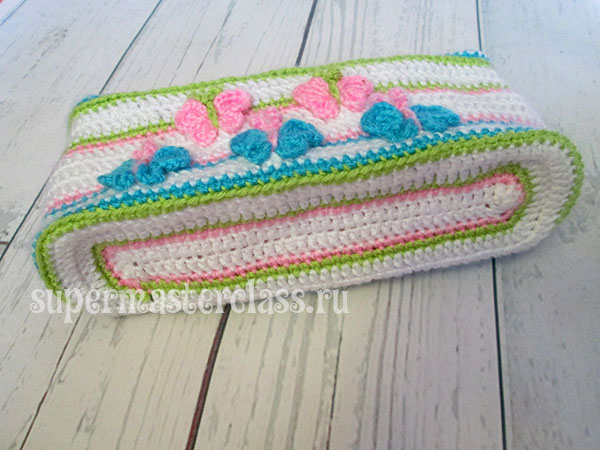 Bottom knitted pencil case