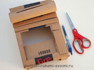 Kasse von Hand aus der Box