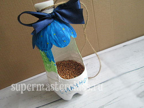 How to decorate a plastic bottle feeder