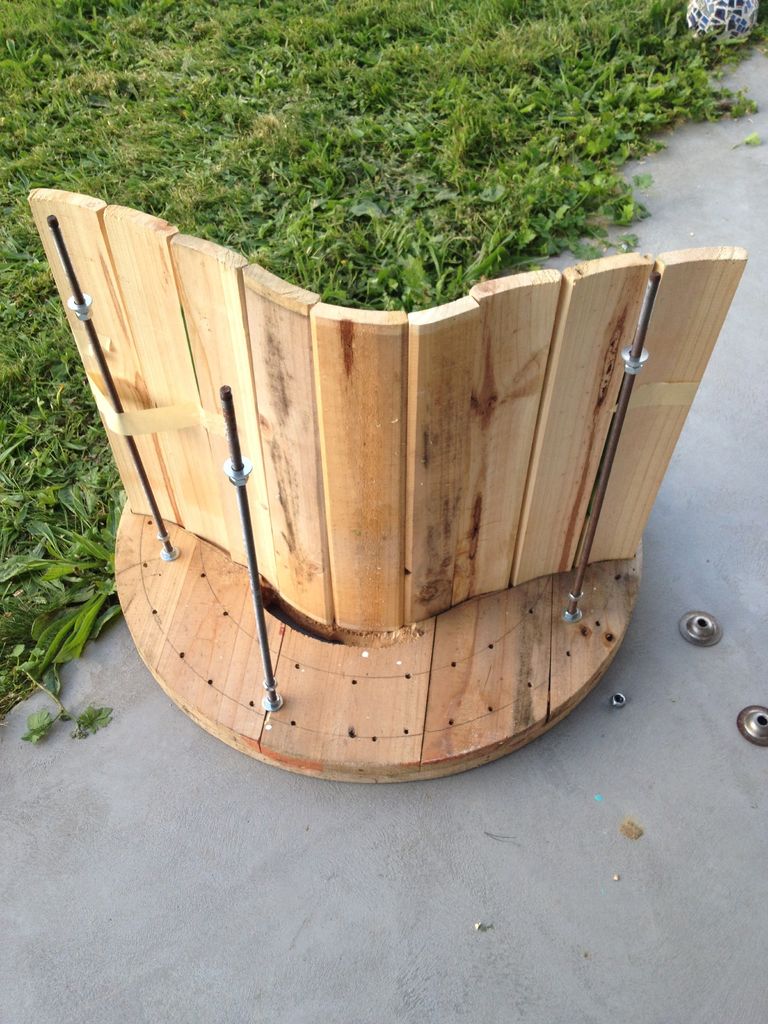 Křeslo-houpací židle s vlastními rukama z dřevěné zátoky pro kabel