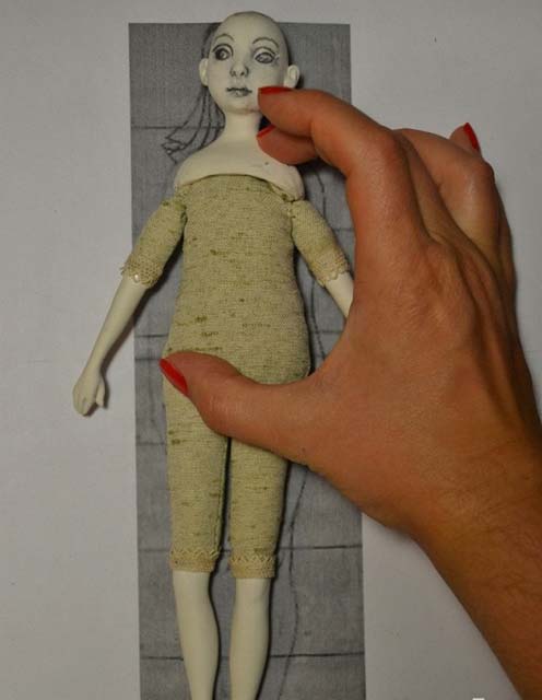 lalka wykonana z polimerowej gliny jest gotowa