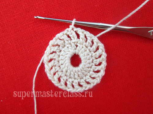 Simple square crochet doily pattern
