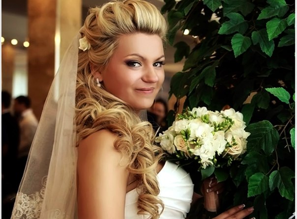 Wedding hairstyles for long hair. Photo №5