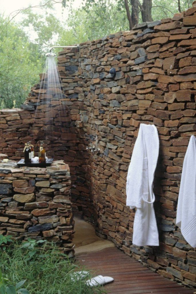 De beste foto van een zomerdouche in het land met eigen handen. Tekeningen, foto's en afmetingen