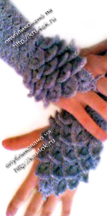 crocheted mitts