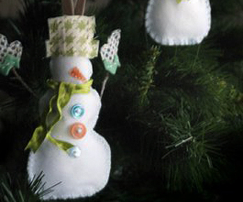 New Year snowmen from felt with their own hands
