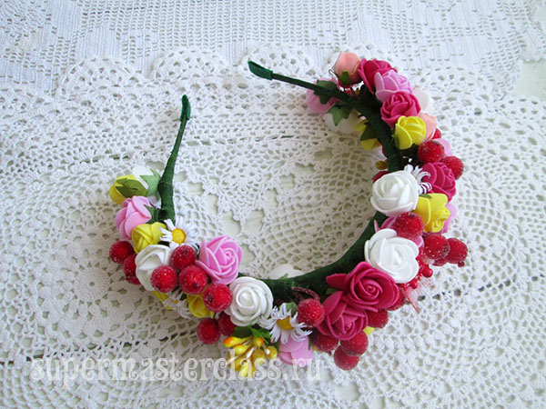 How to make headbands with flowers with your own hands