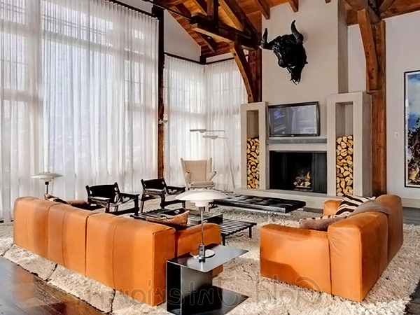 Photo of an orange sofa in the interior