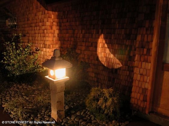 Stone lantern Oribe at night