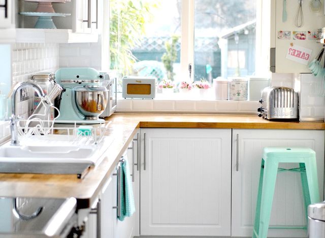 Pastel colors in the interior design of the kitchen