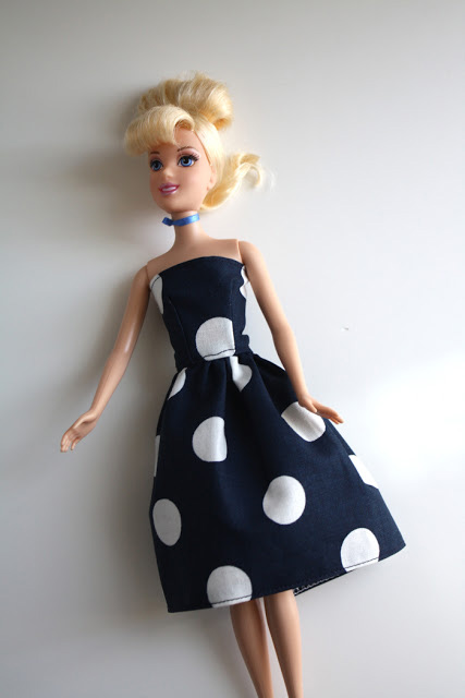 Šaty pro Barbie 9