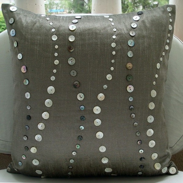 Throw pillow for March 8