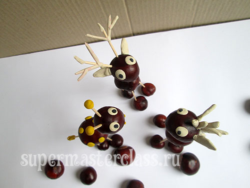 Handicrafts from chestnuts for kindergarten
