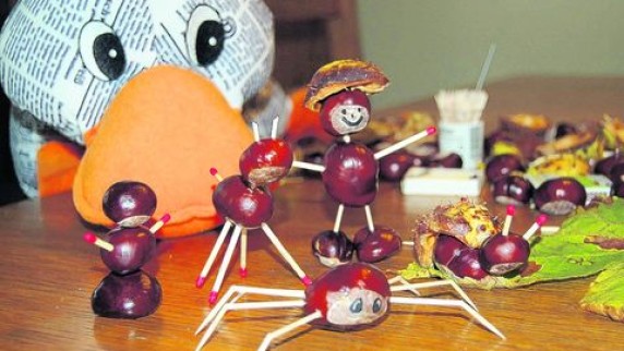 Crafts from chestnuts and acorns with their own hands 