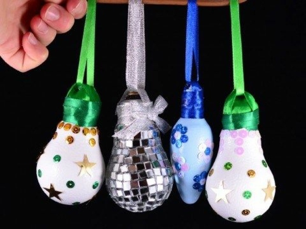 Christmas toys made of light bulbs