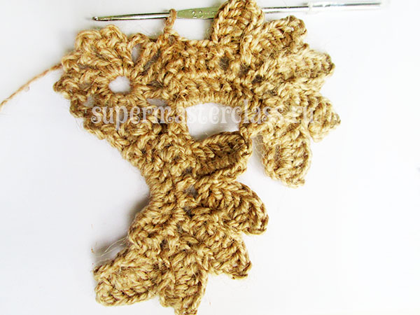 Two petals crocheted cup holder