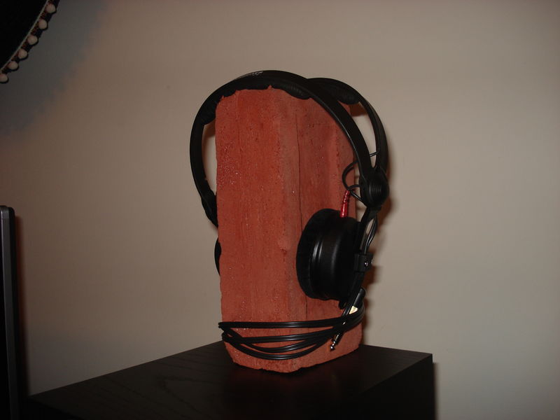 Headphone stand with your own hands