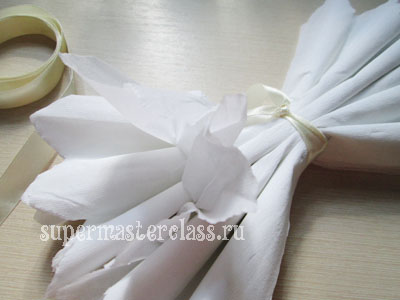Paper pompons for wedding